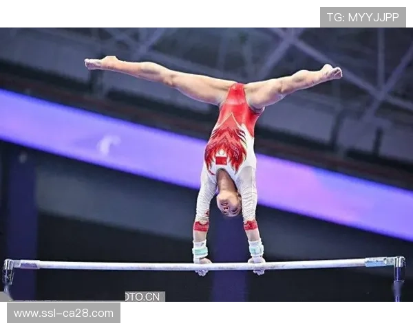 世界体操锦标赛高低杠决赛，朝鲜选手罕见动作获高分